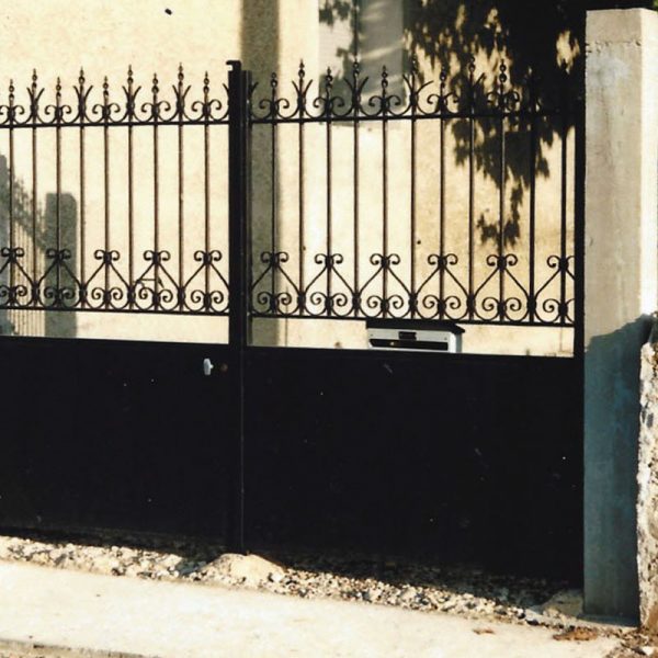 SARL BOTTAZZI, votre artisan serrurier métallier à Chaponost et en région lyonnaise | Portail pour la sécurité de votre jardin