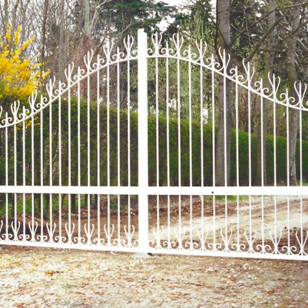 SARL BOTTAZZI, votre artisan serrurier métallier à Chaponost et en région lyonnaise | Portail pour la sécurité de votre jardin