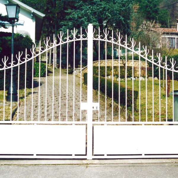 SARL BOTTAZZI, votre artisan serrurier métallier à Chaponost et en région lyonnaise | Portail pour la sécurité de votre jardin