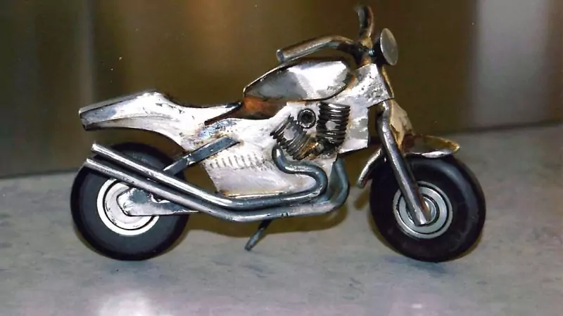 SARL BOTTAZZI, votre artisan serrurier métallier à Chaponost pour embellir votre lieu de vie | Décoration moto